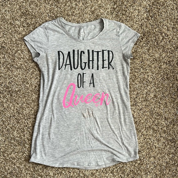 Daughter of a Queen T shirt - Picture 1 of 2